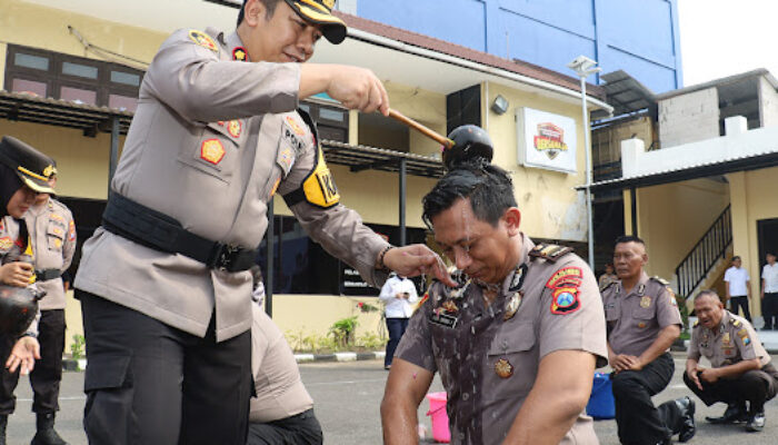 Apresiasi Kinerja Akhir Tahun, 47 Personel Polres Pelabuhan Tanjung Perak Naik Pangkat.