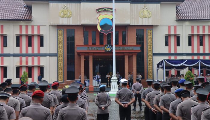 Personel Polresta Pati Naik Pangkat, Kapolresta Tegaskan Kenaikan Pangkat Bukan Hak Otomatis