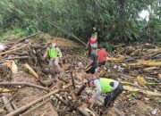 Polsek Tayu Pimpin Kerja Bakti Bersihkan Sungai Gadu, Polisi dan Warga Bersatu Pulihkan Dampak Banjir