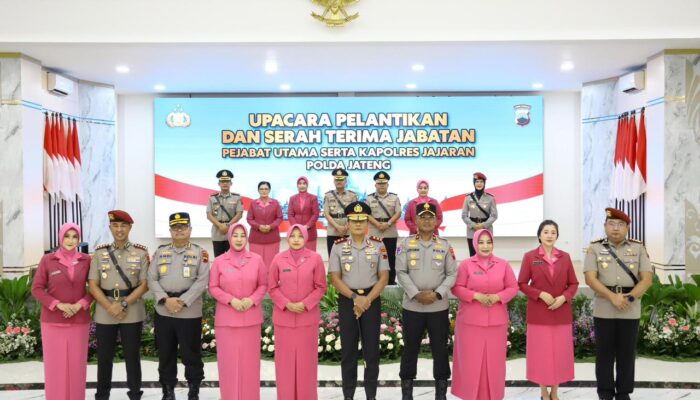 Awali Tahun 2026, Kapolda Jateng Pimpin Sertijab 6 PJU dan 13 Kapolres di Gedung Borobudur