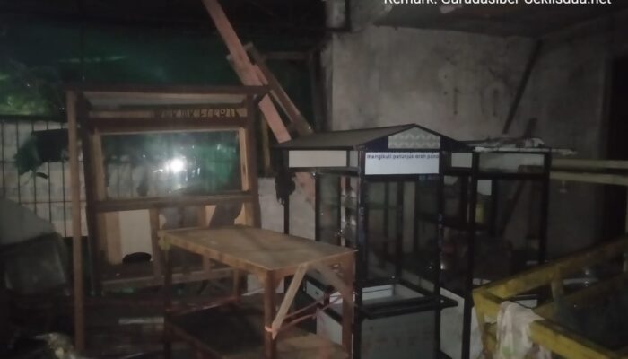 Diduga Rumah Kosong di Jl. Kenjeran Jadi Tempat Penyimpanan Barang Sitaan Satpol PP