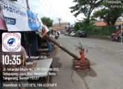 Diduga Langgar Keselamatan Publik, Tiang IndiHome Roboh di Selapajang Jaya Tak Kunjung Diperbaiki