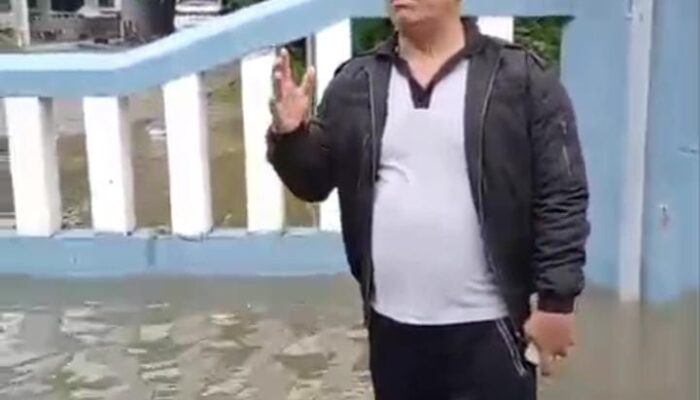 Kondisi Genangan Air di SMAN 7 Tangerang Dipantau Langsung Polsek Kresek