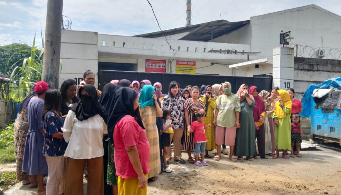 Keluhkan Bau dan Penyakit Kulit, Warga Lumpang Demo Pengelolaan Limbah B3 PT Biosfer