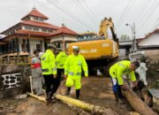 Cuaca Ekstrem Sabtu Pagi, Satlantas Polresta Pati Bergerak Cepat Amankan Lalu Lintas dan Cegah Risiko Kecelakaan