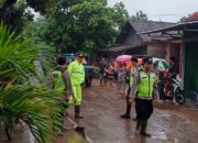 Polisi Gerak Cepat Pulihkan Akses Warga, Polsek Tlogowungu Pimpin Pembersihan Longsor Gunungsari