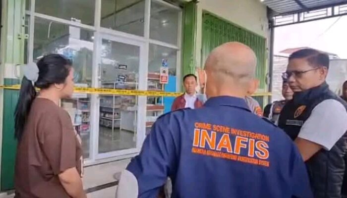 Dua Toko Kosmetik dan Toko Emas Dibobol Uang Tunai 30Juta Serta Perhiasan Raib Digondol Pencuri