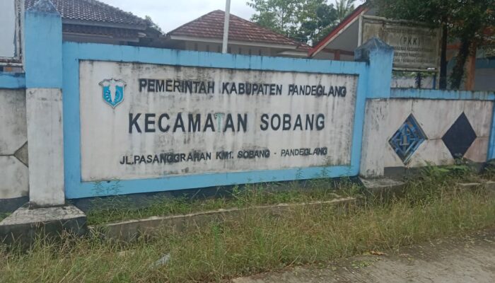 MI Babunajah Rusak dan Akses Jalan Buruk, Fungsi Pengawasan Camat Sobang Disorot