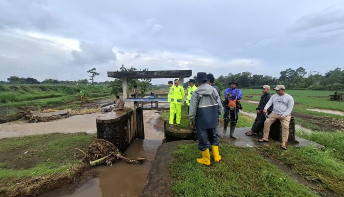 Masuki Hari Keempat, Polsek Gunungwungkal Perkuat Konsolidasi Tim Gabungan Cari Warga Diduga Hanyut di Sungai Kedungdowo