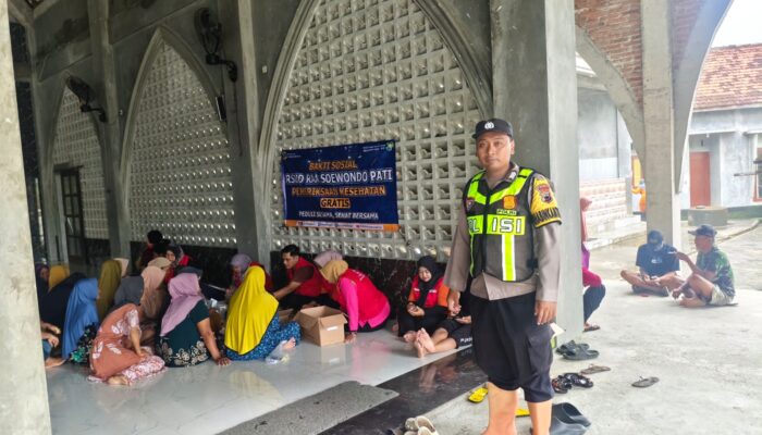 Polsek Sukolilo Gandeng RSUD Soewondo, Warga Terdampak Banjir Dapat Layanan Kesehatan Gratis dan Bansos