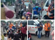 Terobos Lampu Merah, Dua Motor Adu Banteng di Simpang Empat Jl. Kedung Cowek Surabaya