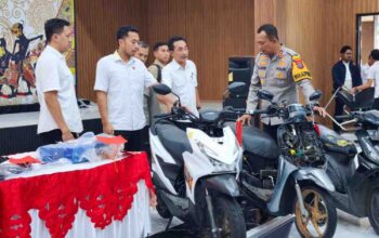 Polresta Sidoarjo Amankan Tiga Tersangka Penipuan Gondol Motor Modus Minta Tolong