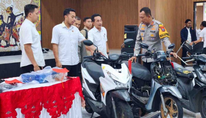 Polresta Sidoarjo Amankan Tiga Tersangka Penipuan Gondol Motor Modus Minta Tolong