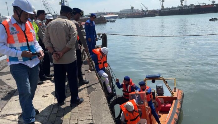 Gercep” Pelindo Regional 3 Lakukan Evakuasi Insiden Kapal Pacific 88 di Dermaga Jamrud Selatan