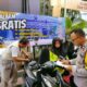 Pasang Alarm Gratis di Polsek Wonocolo Sepuluh Pendaftar Pertama Diberi Bonus Buah Durian
