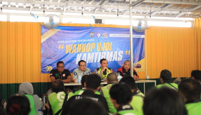 Sinergi di Balik Secangkir Kopi: Polres Gresik Rangkul Driver Ojol dalam Operasi Keselamatan Semeru