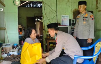 Ramadhan Berbagi, Polsek Tayu Salurkan 100 Paket Sembako untuk Warga Kurang Mampu