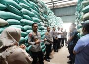 Kapolres Ponorogo Pastikan Keamanan dan Ketersediaan Pangan di Gudang Bulog Cukup