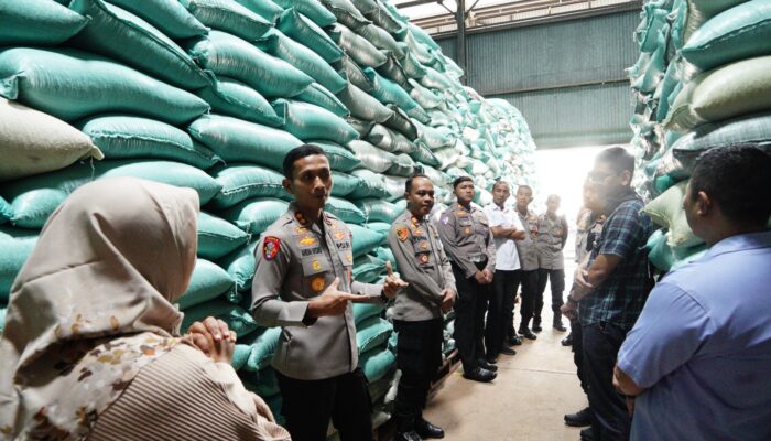 Kapolres Ponorogo Pastikan Keamanan dan Ketersediaan Pangan di Gudang Bulog Cukup