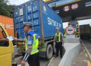 Polda Jatim Tertibkan Truk dan Bus yang Nekat Pakai Lajur Kanan