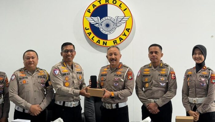 Korlantas Polri Distribusikan 15 Unit ETLE Handheld ke Polda Babel Perkuat Pengawasan dan Penindakan Pelanggaran Lalin