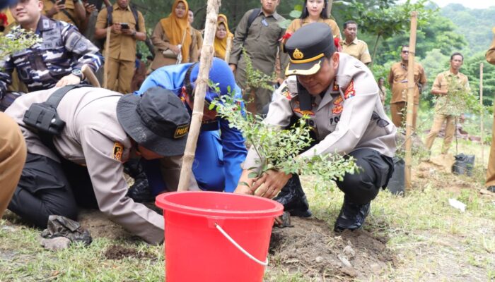 Polresta Banyuwangi Wujudkan Wisata Aman dan Resik Melalui Gerakan Banyuwangi Asri