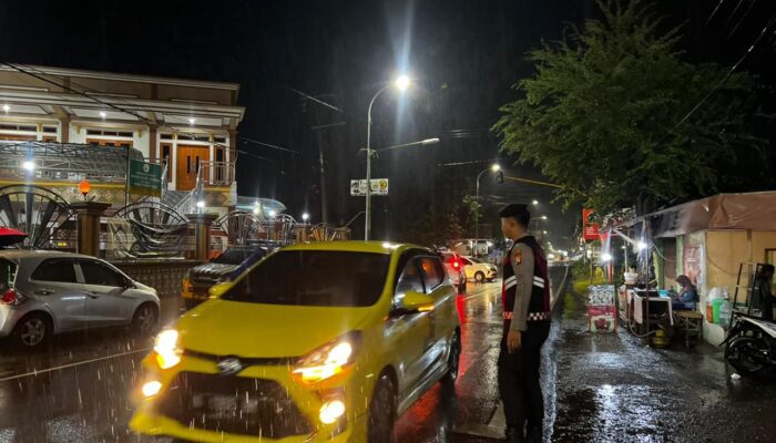 Sat Samapta Polres Pasuruan Amankan Sholat Tarawih di Wilayah Beji, Situasi Aman dan Kondusif