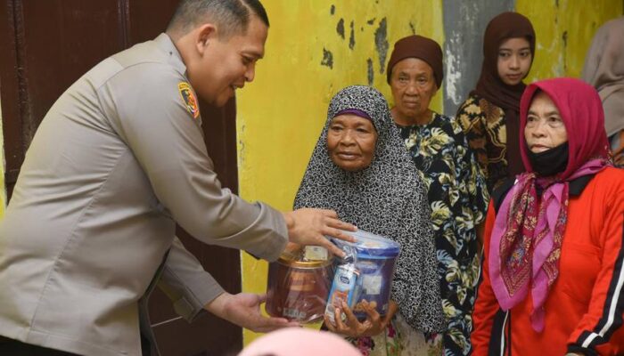 Polri Peduli : Polres Bondowoso Salurkan Bantuan dan Kunjungi Panti Jompo