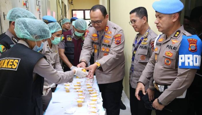 Kapolda Sumut Lakukan Tes Urine Serentak Tindaklanjuti Instruksi Kapolri dalam Rapim 2026
