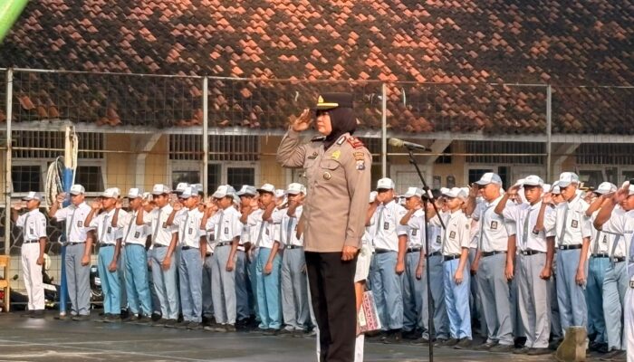Polres Pasuruan Gelar Police Goes To School, Tanamkan Disiplin dan Kesadaran Kamtibmas