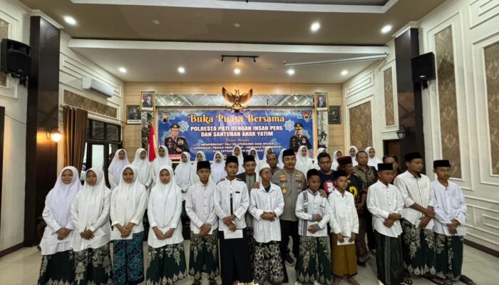 Bukber Bareng Insan Pers, Kapolresta Pati Perkuat Sinergi dan Santuni Anak Yatim