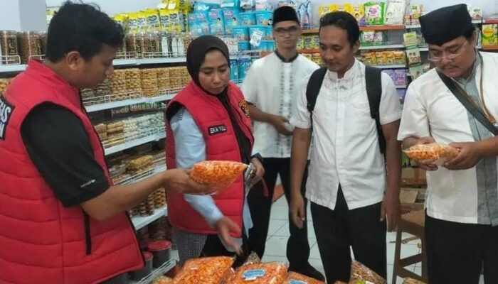 Satgas Pangan Polresta Banyuwangi Ingatkan Swalayan Tarik Produk Hampir Kedaluwarsa