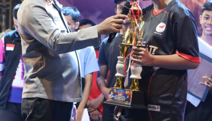 Polresta Pati Sukses Gelar E-Sport Kapolresta Cup 2026, SMKN 2 Pati Juara Free Fire dan SMAN 3 Pati Terbaik di Mobile Legends