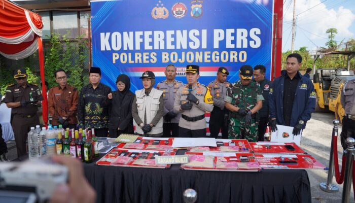 Polres Bojonegoro Bongkar Jaringan Peredaran Sabu dan Ganja, 13 Tersangka Ditangkap