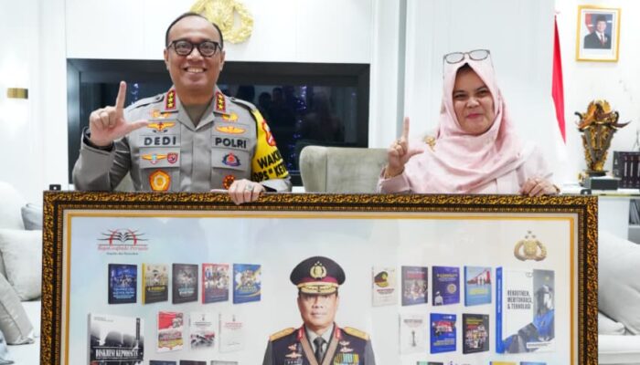 Menulis untuk Masa Depan: 39 dari 40 Buku Wakapolri Komjen Pol. Dedi Prasetyo Resmi Terdaftar HAKI