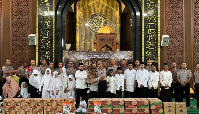 SIP 55 Resimen Desaka Dhira Pradhipa Polda Jawa Timur Gelar Baksos dan Santunan Anak Yatim di Bulan Ramadan