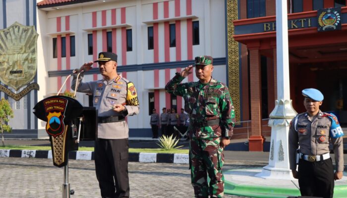 Amankan Malam Takbir, Kapolresta Pati Tekankan Humanisme dan Ketegasan dalam Apel Pergeseran Pasukan