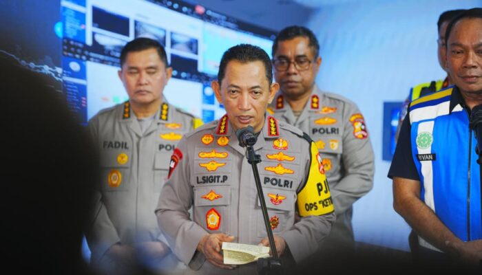Tinjau Jasa Marga Command Center, Kapolri Pastikan Penanganan Arus Balik Berjalan Lancar dan Aman