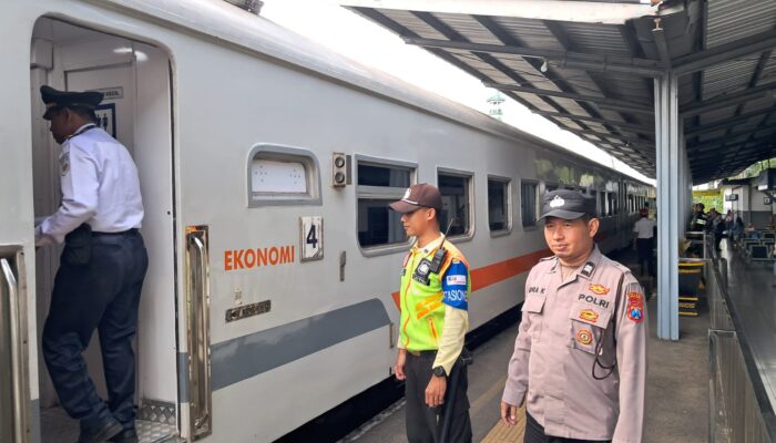 Puncak Arus Balik Lebaran Polres Malang Tingkatkan Pengamanan di Stasiun dan Terminal