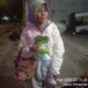 Demi Mengais Rezeki, Perempuan Penjual Permen Ziplong Keliling dari Siang hingga Malam