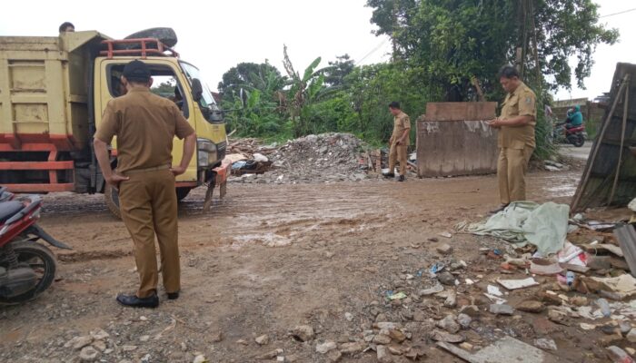 Trantib Kecamatan Pagedangan Sidak Lokasi Sampah di Jatake, Truk dari Luar Daerah Diputar Balik