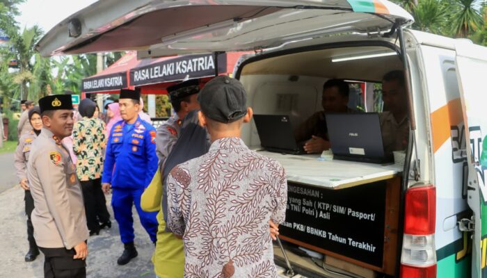 Polres Probolinggo Buka Layanan Samsat dan Sim Keliling Sambil Berbagi Takjil