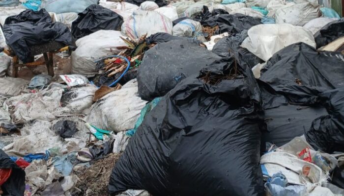 Investigasi Limbah di Bojongsoang: Karung-Karung Diduga Sludge Menggunung, Aparat Diminta Turun Tangan