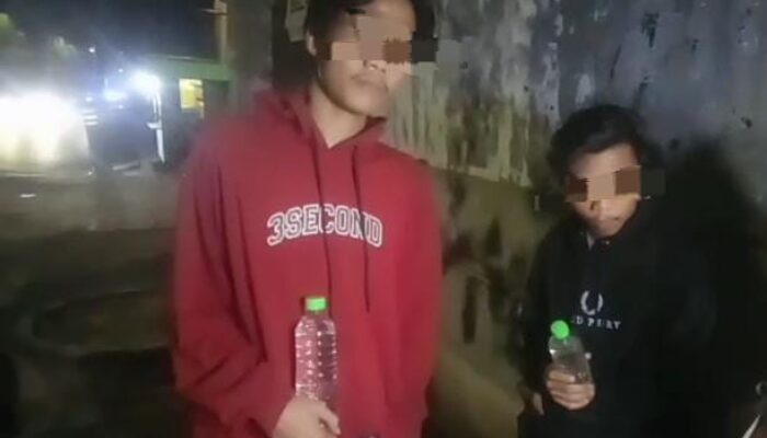 Jalan Kedung Cowek Darurat Penjual Miras Arak