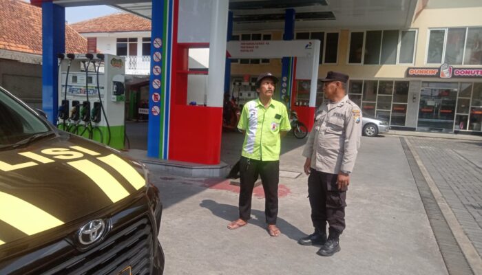 Polsek Tambaksari Cek Ketersediaan BBM di Jalan Kalasan, Pertalite dan Pertamax Dilaporkan Kosong