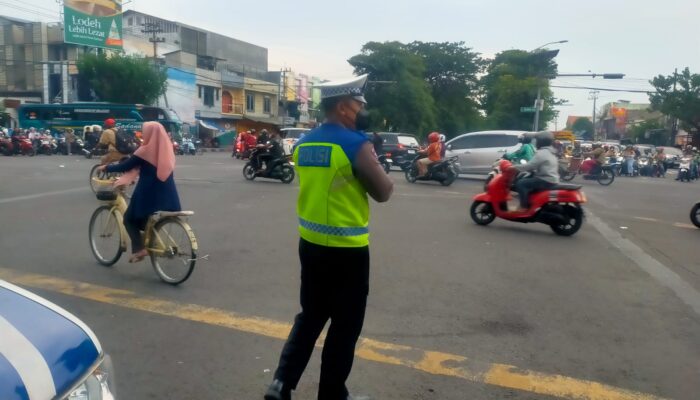 Polsek Tambaksari Polrestabes Surabaya Giat HOOFDBUREAU Bersinar Pos Akhir Jl. Kedung Cowek