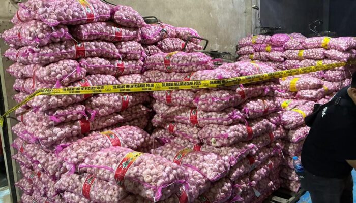 Bareskrim Polri Bongkar Penyelundupan 23 Ton Bawang dan Cabai di Pontianak