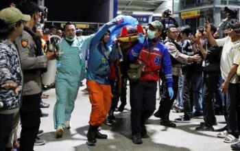 Tabrakan Maut di Bekasi Timur: KA Argo Bromo Anggrek Hantam KRL, 4 Tewas, Puluhan Korban Dievakuasi
