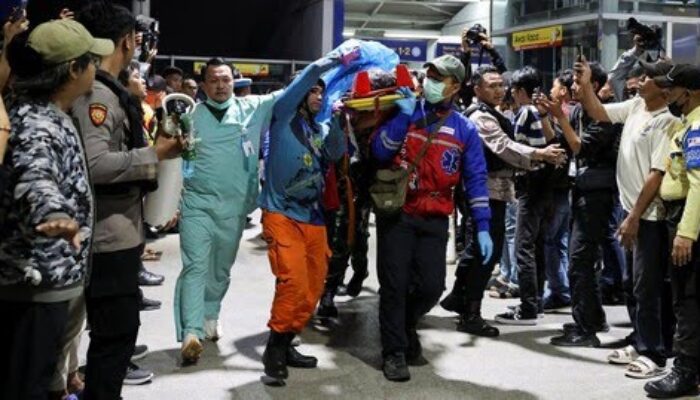 Tabrakan Maut di Bekasi Timur: KA Argo Bromo Anggrek Hantam KRL, 4 Tewas, Puluhan Korban Dievakuasi