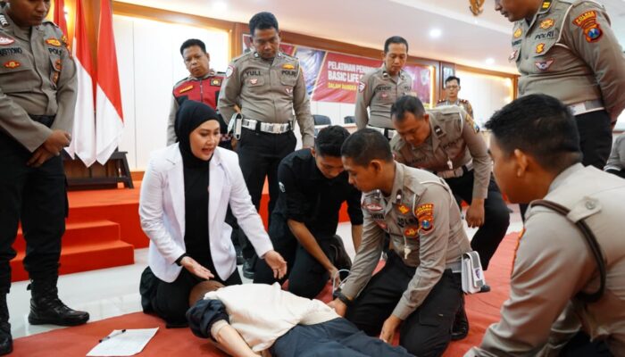 Polres Situbondo Gandeng IDI Latih Personel Kemampuan Basic Life Support
